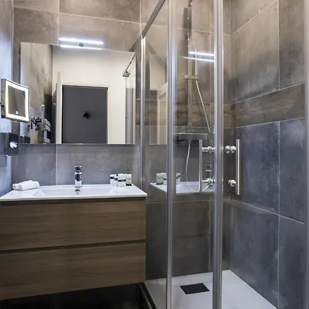 Vestay George V Hotel